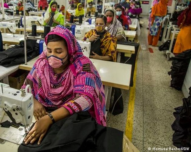 बांग्लादेश: गरीबी से जूझता देश कैसे बना उभरती आर्थिक ताकत