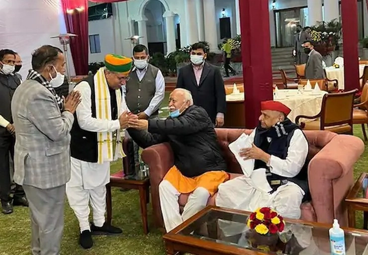 चर्चा में मुलायम-मोहन भागवत की तस्वीर, भाजपा-कांग्रेस ने SP पर कसा तंज, अखिलेश ने दिया यह जवाब