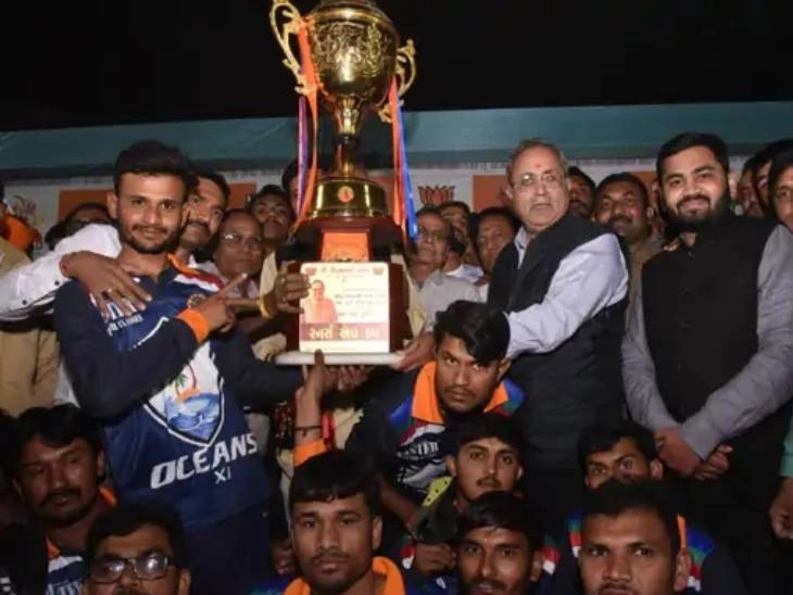 भाजपा MLA ने शेयर किया क्रिकेट प्रतियोगिता का वीडियो, कोविड नियमों का उल्लंघन करते दिखाई दिए दर्शक - BJP mla shares video of cricket competition