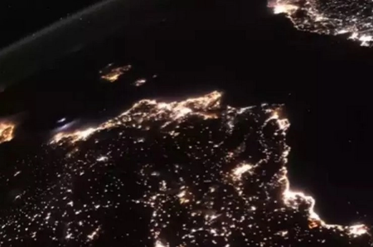 स्पेस से धरती का वायरल वीडियो, नए साल की शुभकामनाएं - space viral video
