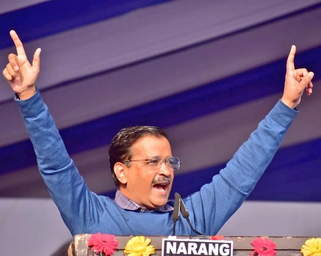 केजरीवाल ने गुजरात में किया चुनावी आगाज, सत्ता में आने पर मुफ्त तीर्थयात्रा का किया वादा