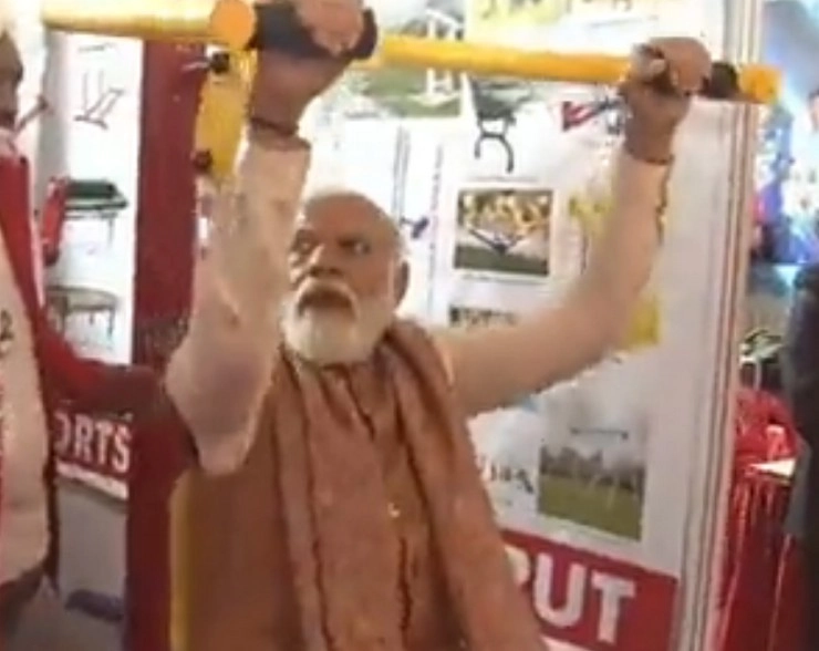 वायरल : जिम करते पीएम मोदी, दिया फिट इंडिया का मंत्र - pm narendra modi in meerut exercise gym machine up election