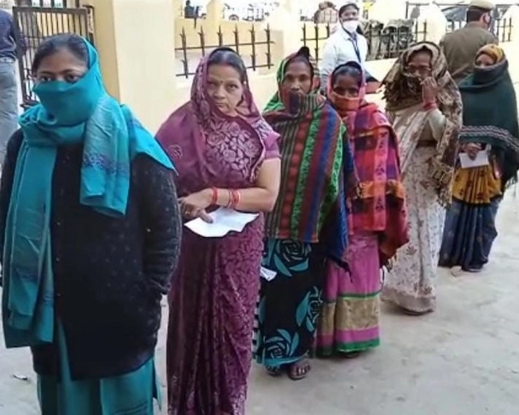 By Election Updates : UP के मैनपुरी में दोपहर 1 बजे तक 31.64 प्रतिशत, बिहार में 37 फीसदी मतदान - 31.64 percent voter turnout till 1 pm in Mainpuri, 37 percent polling in Bihar