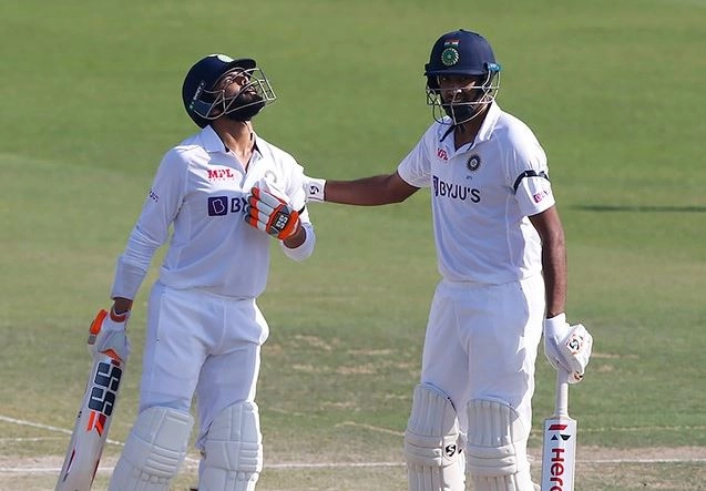 मोहाली टेस्‍ट : भारत की श्रीलंका के खिलाफ पहले टेस्ट में पारी और 222 रनों से शानदार जीत - India defeats SriLanka in the first test match in Mohali