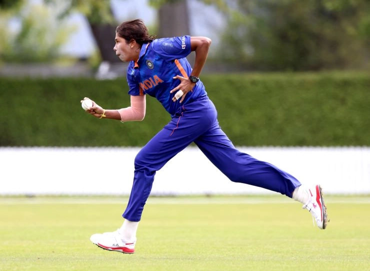 40वां विकेट लेकर झूलन गोस्वामी बनी वनडे विश्वकप की सबसे सफल गेंदबाज - Jhulan Goswami becomes the most successful bowler of Women world cup