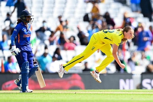 ऑस्ट्रेलिया से मिली हार लेकिन इन 2 भारतीय खिलाड़ियों ने बनाए कीर्तिमान - Mithali Raj and Jhulan Goswami achieved a feat during clash with Aussies