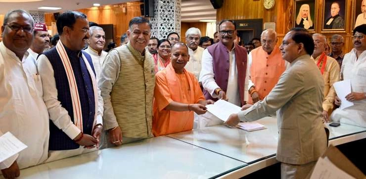 UP: 8 बार के विधायक सतीश महाना ने विधानसभा अध्यक्ष के लिए भरा पर्चा, निर्विरोध चुना जाना तय - Satish Mahana filled the form for the Speaker of the Assembly