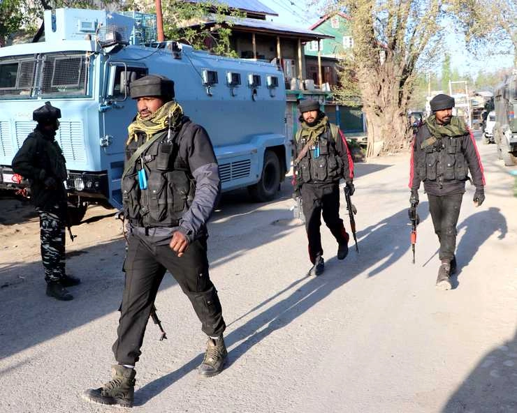 श्रीनगर में CRPF टुकड़ी पर आतंकी हमला, 1 जवान शहीद, 1 गंभीर - Terrorist attack on CRPF contingent in Srinagar, 1 jawan martyred, 1 critical