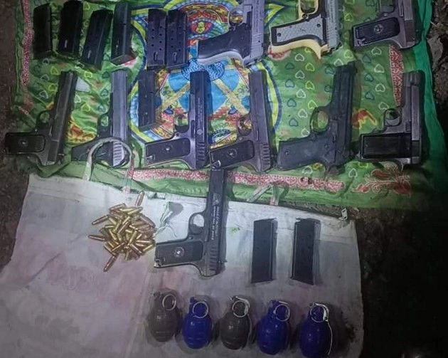 कुपवाड़ा में LOC पार से लाए हथियार बरामद, शोपियां में अल्पसंख्यक गार्ड पर आतंकी हमला - weapons found in Kupwara, terrorist attack in Shopian