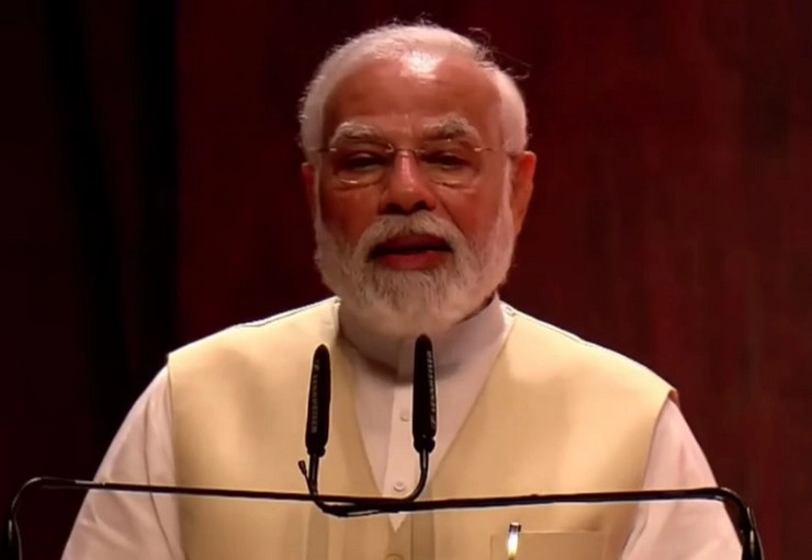 PM मोदी को मिला 'लता दीनानाथ मंगेशकर पुरस्कार', क्या बोले प्रधानमंत्री - Prime Minister Narendra Modi receives the first Lata Deenanath Mangeshkar Award in Mumbai