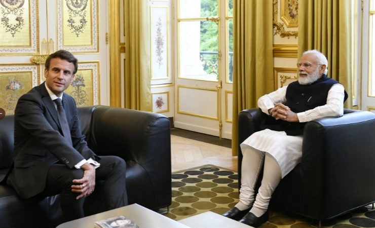 PM Modis Europe Visit : फ्रांस के राष्ट्रपति मैक्रों के साथ PM मोदी की बातचीत, दिखी खास दोस्ती - Prime Minister Narendra Modi Emmanuel Macron meeting