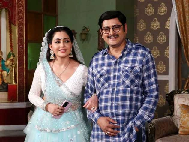 'भाबीजी घर पर हैं' ने पूरे किए 1800 एपिसोड़, निर्माता संजय कोहली को वर्ल्ड बुक ऑफ रिकॉर्ड्स द्वारा किया गया सम्मानित | tv show bhabiji ghar par hain completes 1800 episodes