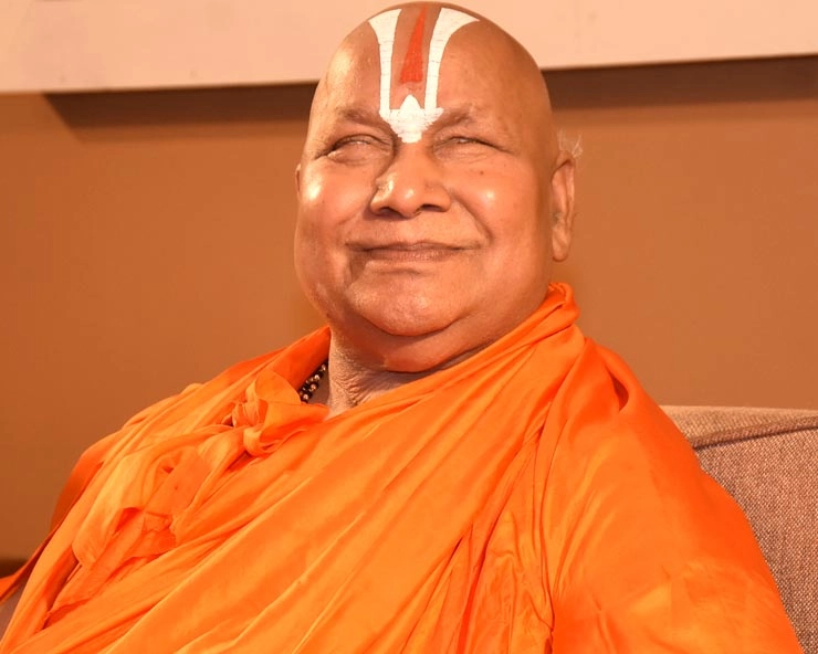 जगतगुरु भद्राचार्य ने हनुमान चालीसा में निकाली गलतियां, सही क्या है? - What did Jagatguru Swami Bhadracharya Maharaj say on Hanuman Chalisa