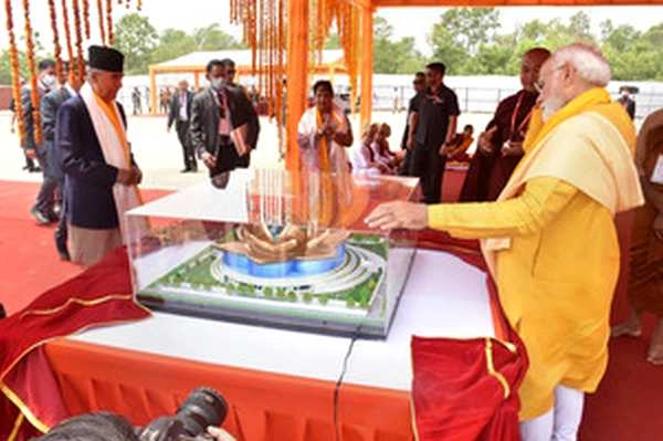 पीएम ने लुम्बिनी में रखी बौद्ध संस्‍कृति और विरासत केंद्र की आधारशिला, अत्याधुनिक सुविधाओं से लैस होगा केंद्र - Narendra Modi lays foundation stone of Center for Buddhist Culture and Heritage