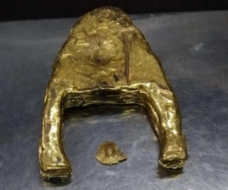 जयपूर विमानतळावर इस्त्रीतून दीडकोटीचे सोने सापडले