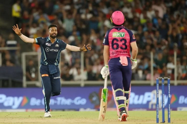 हरफनमौला हार्दिक! गेंद और बल्ले से किया कमाल, कप्तानी के पहले ही सत्र में बनाया गुजरात को विजेता - Hardik Pandya all round performance helps Gujarat to seal the deal