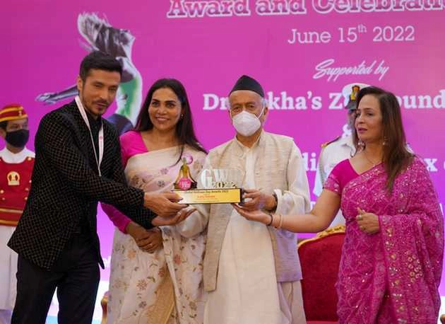 'आश्रम 3' एक्टर दर्शन कुमार ग्लोबल वेलनेस अवॉर्ड पर आए नजर, विद्युत जामवाल ने भी किया इस नेक काम को सलाम | aashram 3 actor darshan kumar got the global wellness award