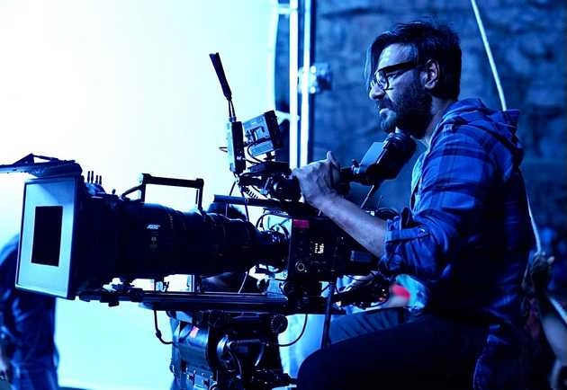 अजय देवगन की फिल्म 'भोला' की पहली झलक आई सामने, इस दिन रिलीज होगा टीजर | ajay devgn film bholaa motion poster release