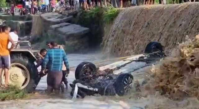 Nainital: नदी के रपटे में बही कार में 9 लोगों की मौत, मौत का मंजर देख कांप उठी रूह - 9 killed in car accident in Nainital
