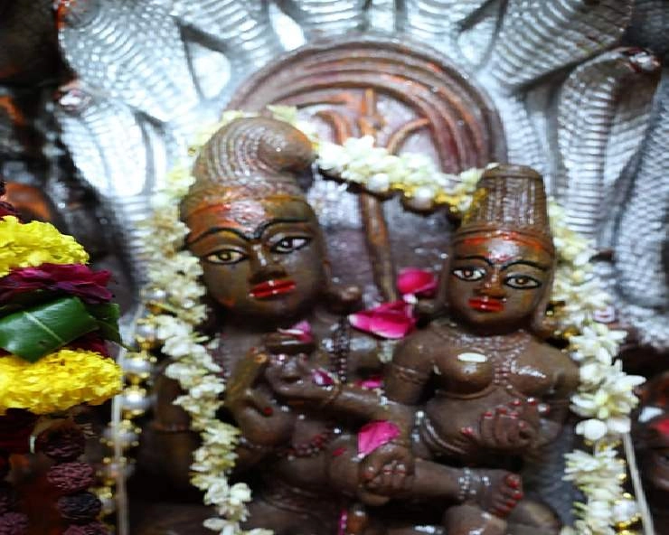 नागपंचमी : नाग प्रतिमा की पूजा करें तो यह 1 शुभ मंत्र पढ़ें - Nag Panchami Mantra 2022
