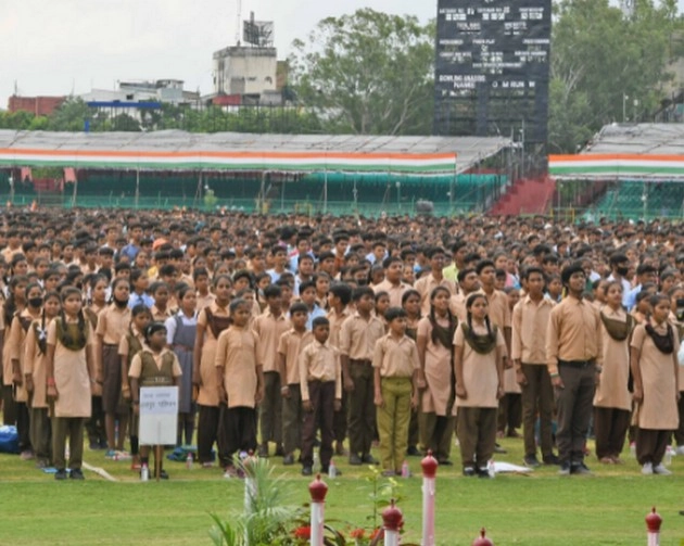 राजस्‍थान में स्‍कूली बच्‍चों ने देशभक्ति तराने गाकर बनाया विश्व रिकॉर्ड, राज्यभर में 1 करोड़ छात्र हुए शामिल - School children in Rajasthan set a world record by singing patriotic songs
