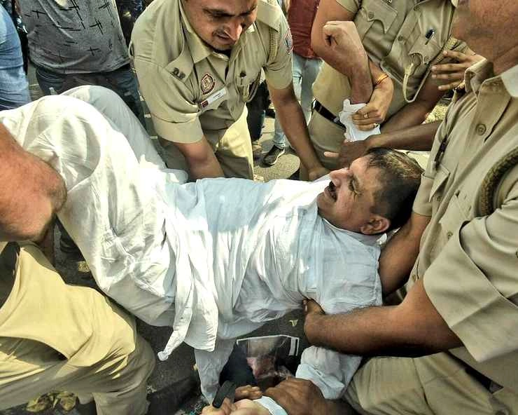 CBI दफ्तर के बाहर आप का धरना, सांसद संजय सिंह हिरासत में