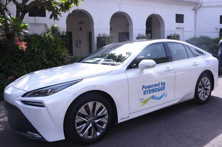 Hydrogen Cars हैं सस्ते ईंधन का शानदार विकल्प, BMW भी कर रही है तकनीक पर काम