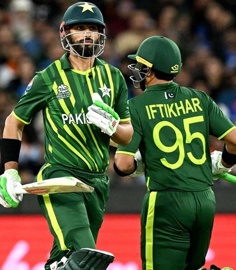शान मसूद इफ्तिखार अहमद ने जमाए अर्द्धशतक, पाक के अन्य बल्लेबाज फ्लॉप - Shan Masood and Iftikhar Ahmed guides Pakistan to a respectable total