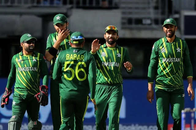 ऑस्ट्रेलियाई धरती पर पाकिस्तान को मिली पहली जीत, T20 WC में नीदरलैंड को 6 विकेटों से हराया - Pakistan registers their first win on Australin turf in T20I format