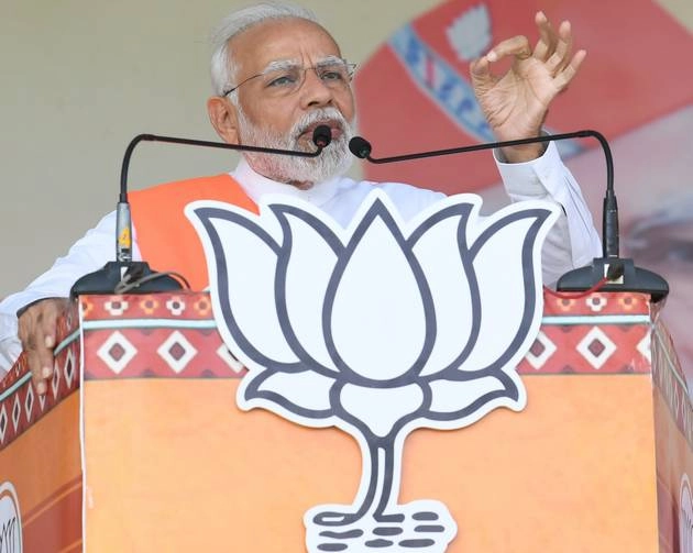 पालनपुर में पीएम मोदी बोले, लंबी छलांग लगाने का समय - PM Modi in Palanpur gujarat