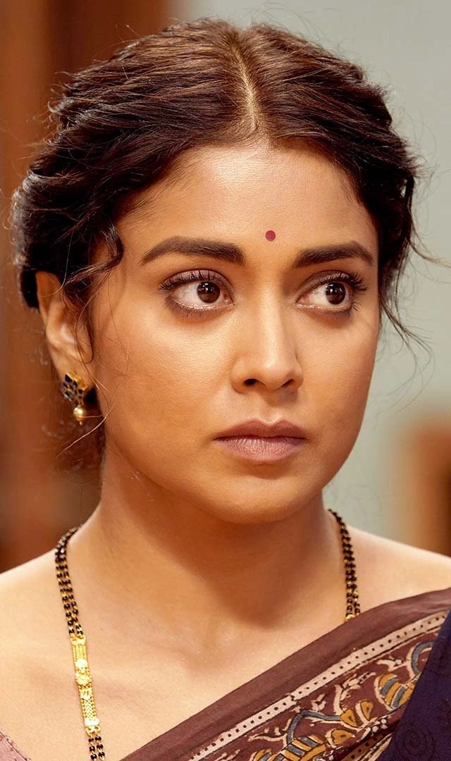 दृश्यम 2 में अजय की पत्नी बनीं श्रिया सरन रियल लाइफ में हैं बेहद HOT