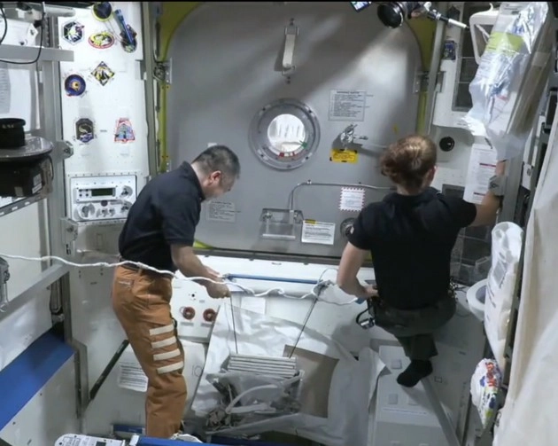 नासा ने ISS पर सफलतापूर्वक लगाया सोलर एरे, जानिए क्या होगा फायदा - NASA installed Solar Array in ISS