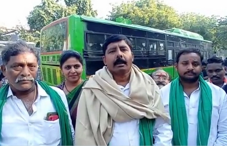 आंध्र के किसानों ने दिल्ली में किया प्रदर्शन, प्रदेश सरकार की इस योजना का कर रहे विरोध - Andhra Pradesh farmers demonstrated in Delhi