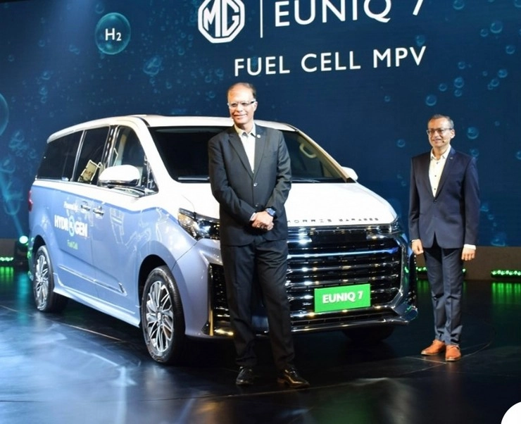 MG मोटर ने शोकेस की हाइड्रोजन फ्यूल से चलने वाली Euniq 7, पॉल्यूशन से मिलेगी मुक्ति, मिलेगा 600 KM का दमदार माइलेज - MG Euniq 7 hydrogen fuel cell powered MPV unveiled | Auto Expo 2023