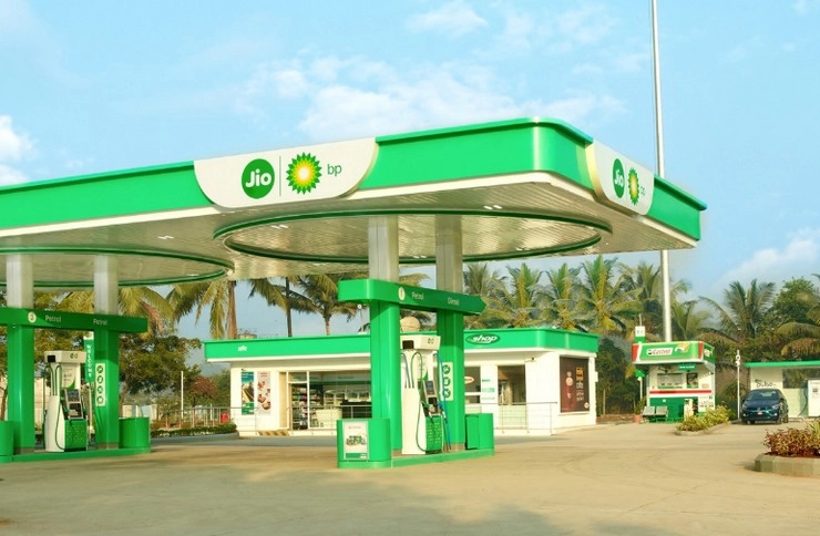 Jio-bp ने लॉन्च किया 20 प्रतिशत इथेनॉल मिक्स वाला पेट्रोल- E20, बनी भारत की पहली कंपनी - Jio-BP introduces E20 blended petrol, claims to be first fuel retailer to make E20 blend in India
