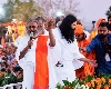 हजारों भक्तों ने किया हनुमान चालीसा का पाठ, श्रीश्री रविशंकर ने बताया भक्ति का नशा सबसे ऊंचा