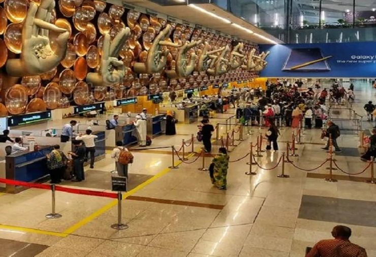 Delhi Airport पर लगी फुल इमरजेंसी का ऐलान, क्या है कारण - Dubai-bound FedEx aircraft suffers bird strike, emergency declared at Delhi airport