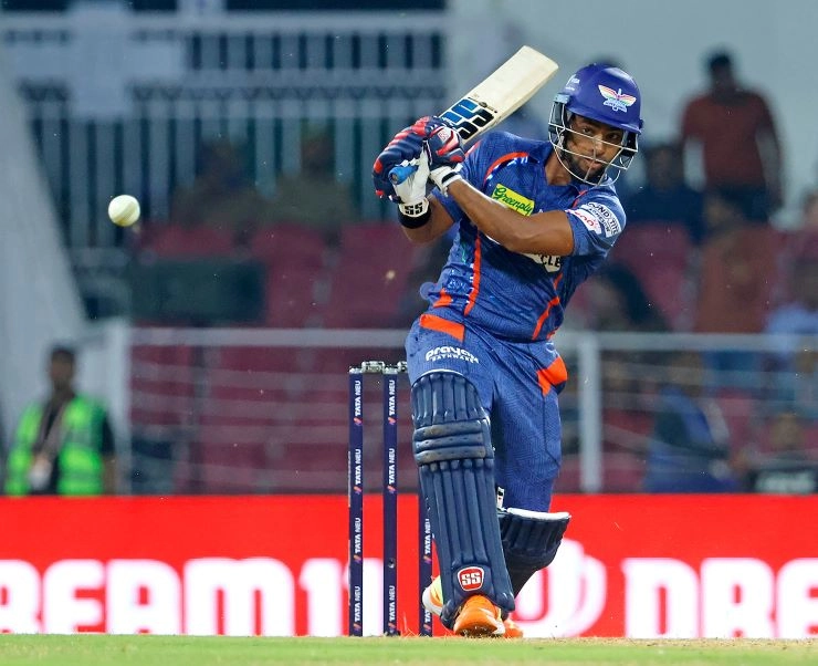 IPL डेब्यू के पहले ही मैच में काइल मेयर्स  ने 38 गेंद में जड़े 73 रन, लखनऊ ने दिल्ली के खिलाफ बनाए 193 रन - Kyle Mayers goes ballistic in his debut IPL to take Lucknow past one ninty