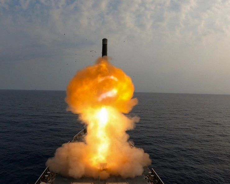 पानी के रास्ते दुश्मनों को मुंहतोड़ जवाब, नौसेना ने किया ब्रह्मोस मिसाइल का सफल परीक्षण - BrahMos Supersonic Missile Successfully Test-Fired From Mormugao Warship