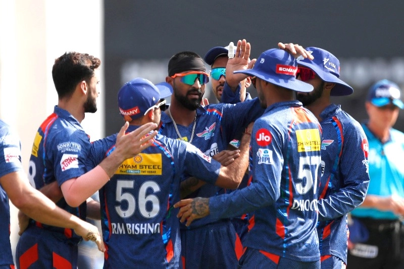 IPL 2024 शुरू होने से पहले लखनऊ की टीम ने लिया रामलला का आशीर्वाद (Video)