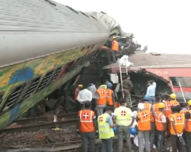 ओडिशा के बालासोर पहुंचे PM मोदी, घटनास्थल का ले रहे हैं जायजा (Live Updates) - odisha train accident updates 3 june