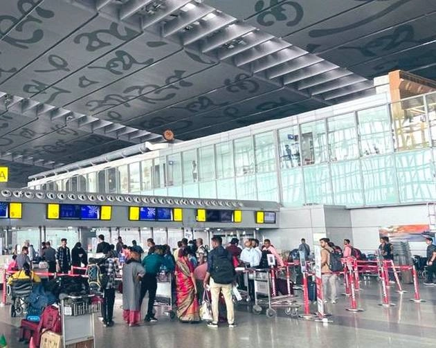 कोलकाता एयरपोर्ट पर चीखने लगा यात्री, विमान में बम रखा है