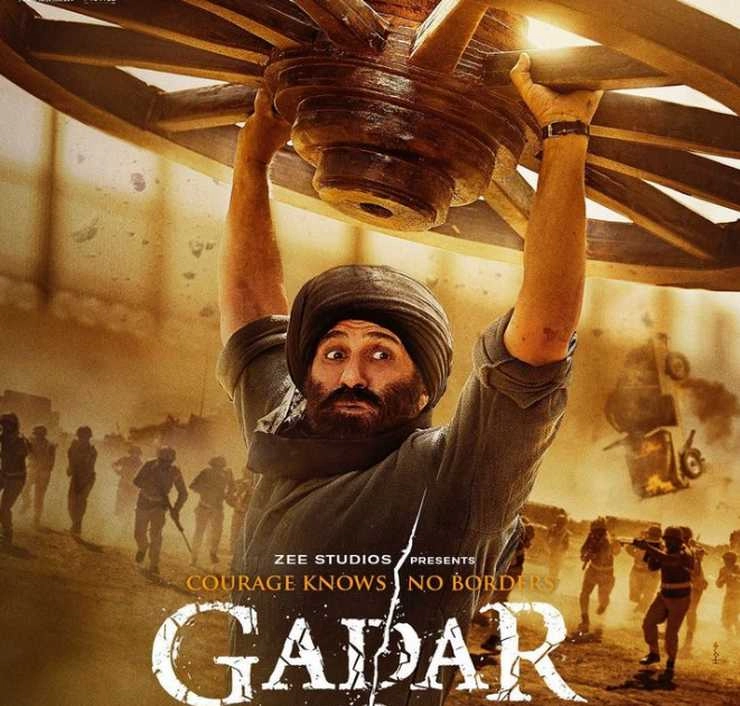 गिले-शिकवे भूलाकर सनी देओल की फिल्म 'गदर 2' की सक्सेस पार्टी में पहुंचे शाहरुख खान, आमिर खान भी आए नजर