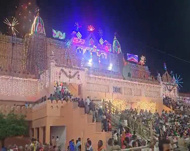मथुरा में कान्हा के जन्मोत्सव से पहले उल्लास, भक्तों का उमड़ा सैलाब - Special enthusiasm of Krishna Janmashtami is being seen in Mathura