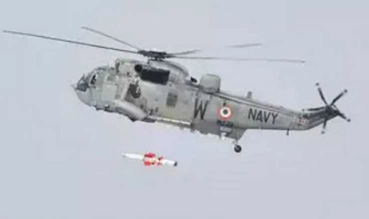 Indian Navy की बड़ी कामयाबी, सतह से हवा में मार करने वाली मिसाइल सिस्टम का किया सफल परीक्षण - Big success of Indian Navy