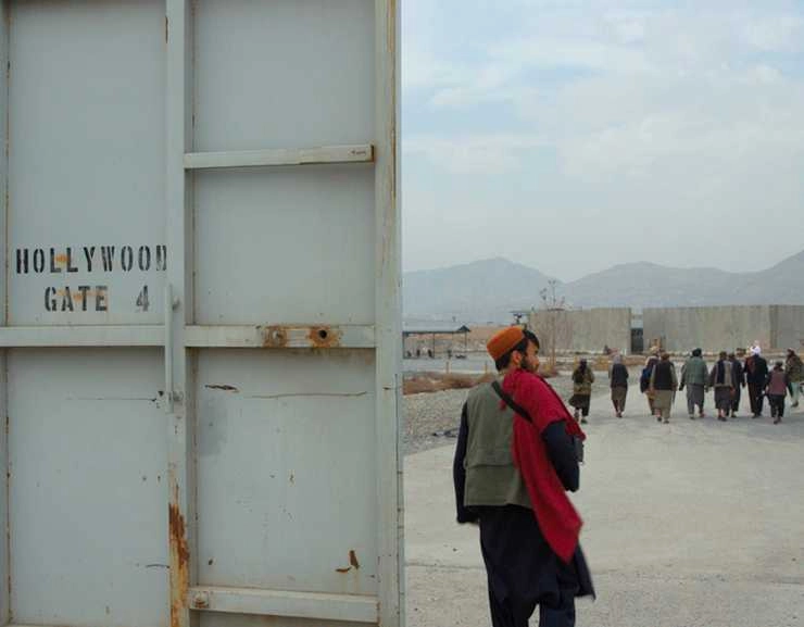 'हॉलीवुड गेट' अफगानिस्तान पर तालिबानी कब्जे के बाद के एक साल का रोजनामचा | Hollywood Gate diary of one year after Taliban occupation of Afghanistan