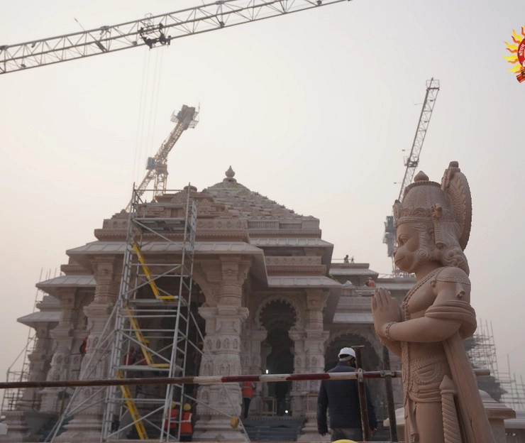 पीएम मोदी का राम मंदिर में पूजा करना सही, 2 शंकराचार्यों ने किया समर्थन