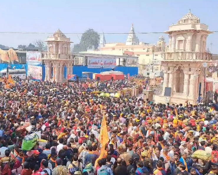 1 किलोमीटर तक रामभक्तों का सड़क पर साम्राज्य, अयोध्या के व्यापारी हुए खुश - Huge crowd of devotees in Ayodhya Ram Mandir