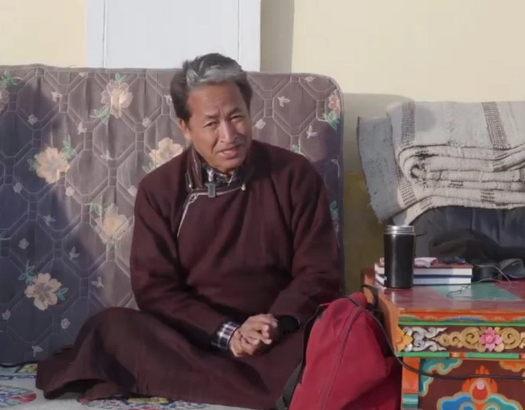 आमरण अनशन पर बैठे सोनम वांगचुक, केंद्र सरकार से बातचीत विफल होने के बाद फैसला - Activist Sonam Wangchuk Begins Fast Unto Death Over Centres Ladakh Promises
