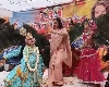 हेमा मालिनी ने अपने संसदीय क्षेत्र मथुरा में पुष्प होली खेलते हुए किया नृत्य